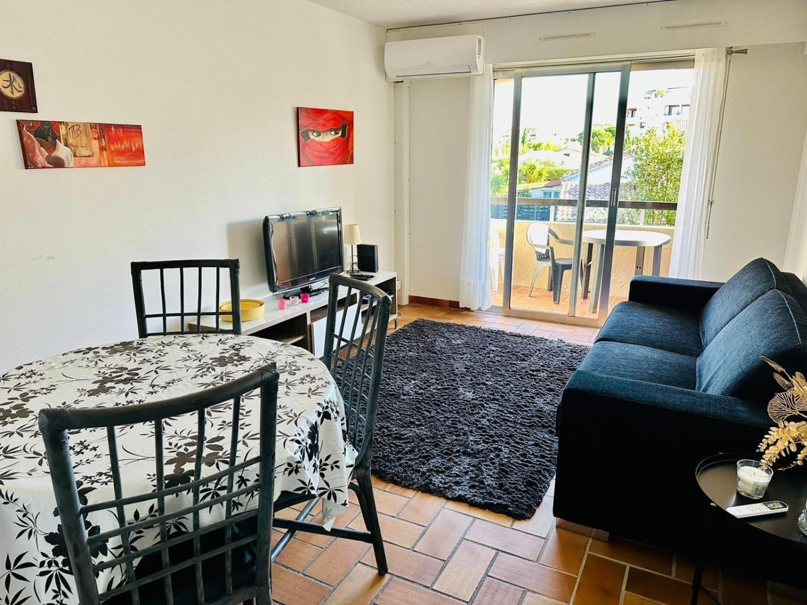 Appartement Le Pre - Port Frejus, Bord De Et Base Nature